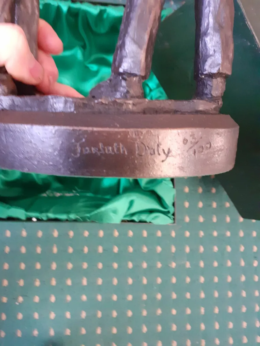 Bronze golf sculpture - Image 4