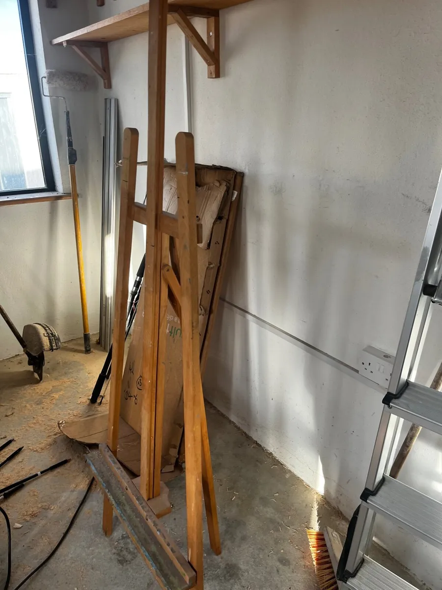 Painting easel - Image 1