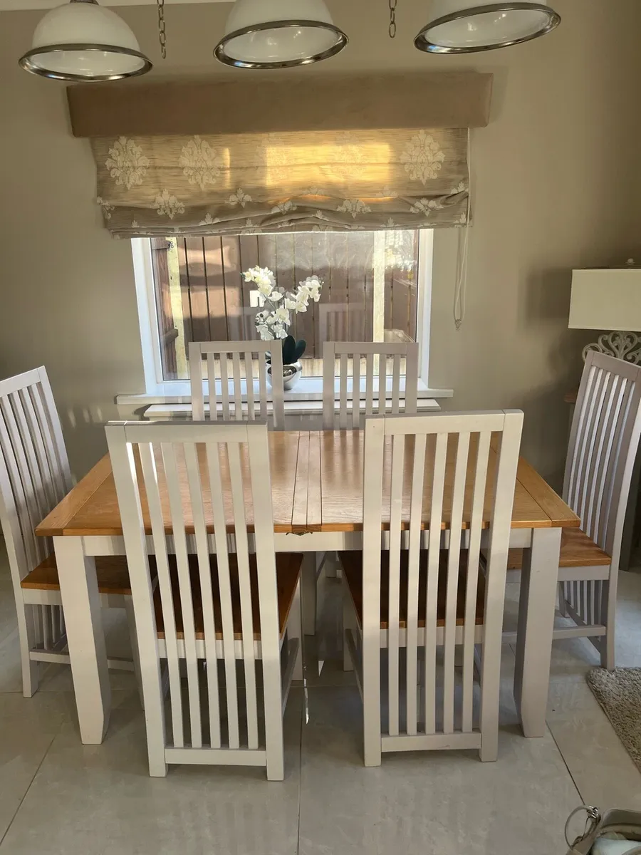 Kitchen table - Image 1