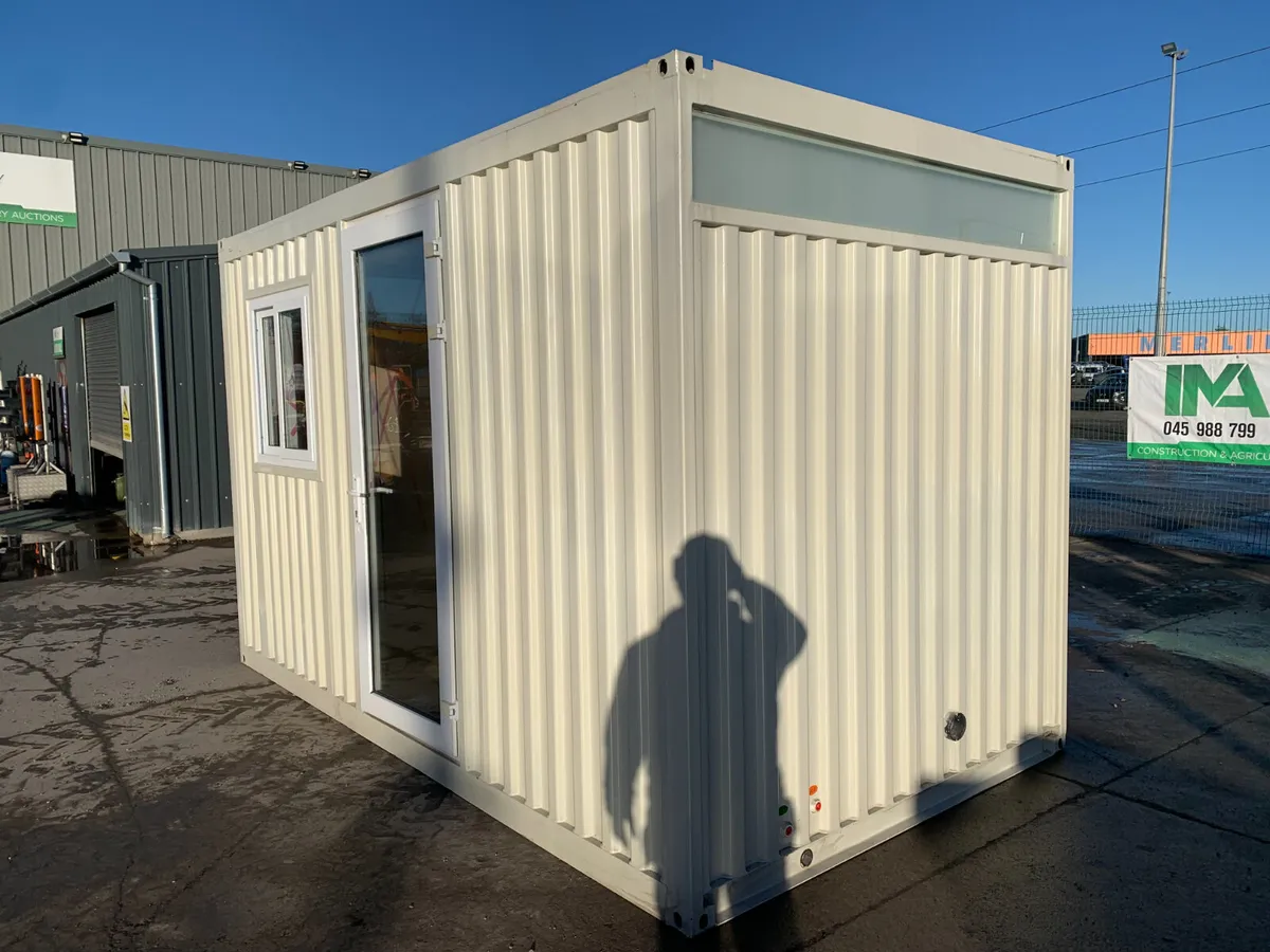 UNRESERVED 13 X 7 PORTABLE OFFICE UNIT - Image 2