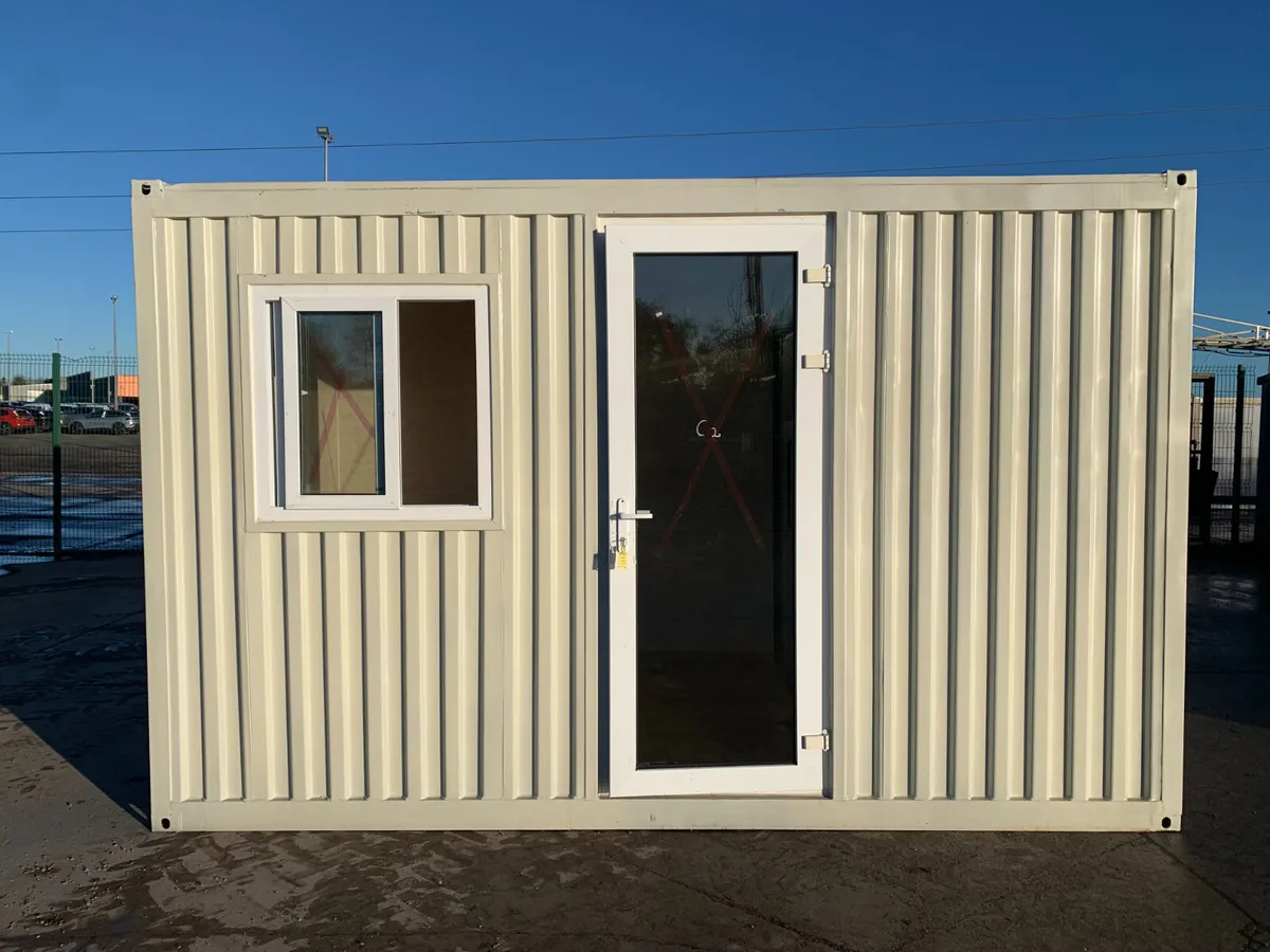 UNRESERVED 13 X 7 PORTABLE OFFICE UNIT FOR AUCTION - Image 1