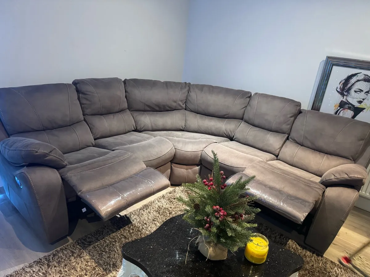 Ez Living recliner corner sofa - Image 1