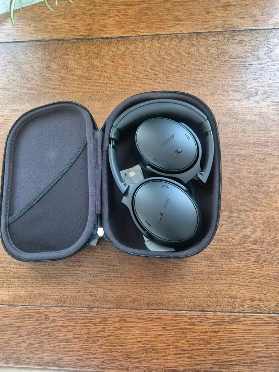 Bose headphones - Image 2