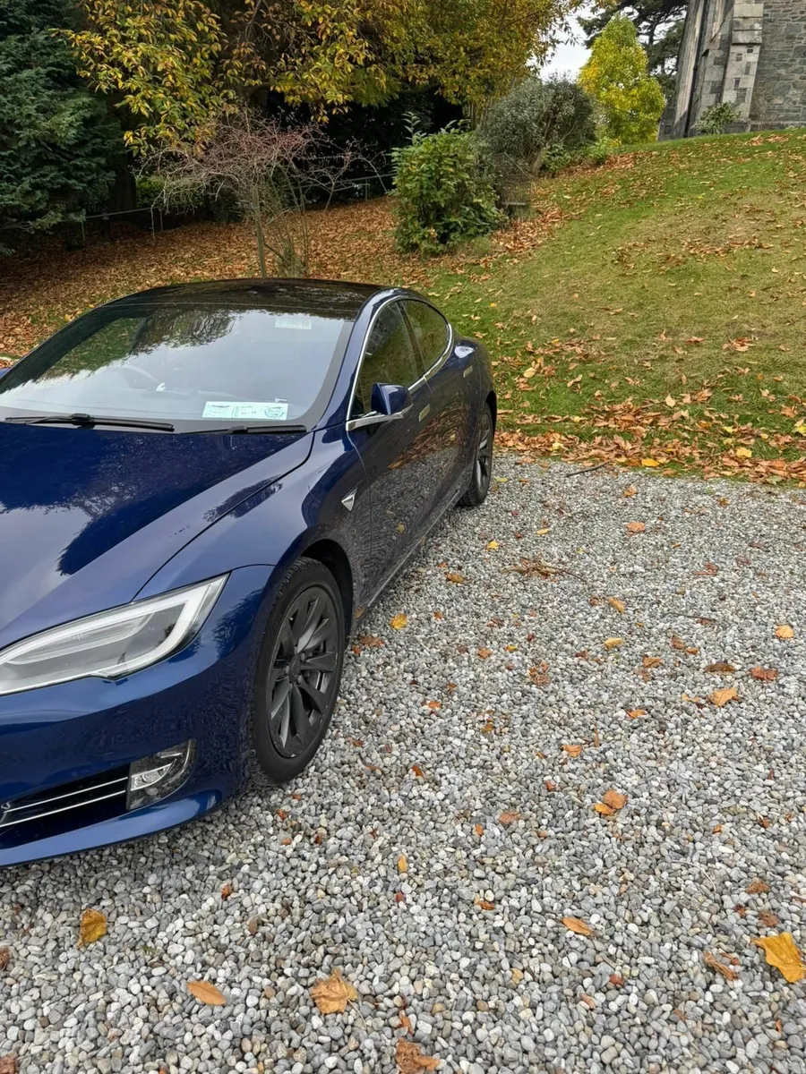 Tesla Model S 2017 - Image 2