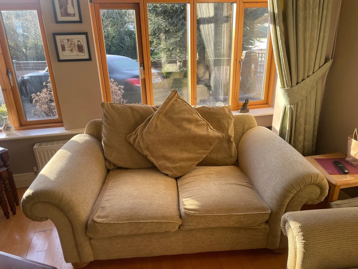 Furniture /couches /kitchen table/chairs - Image 1