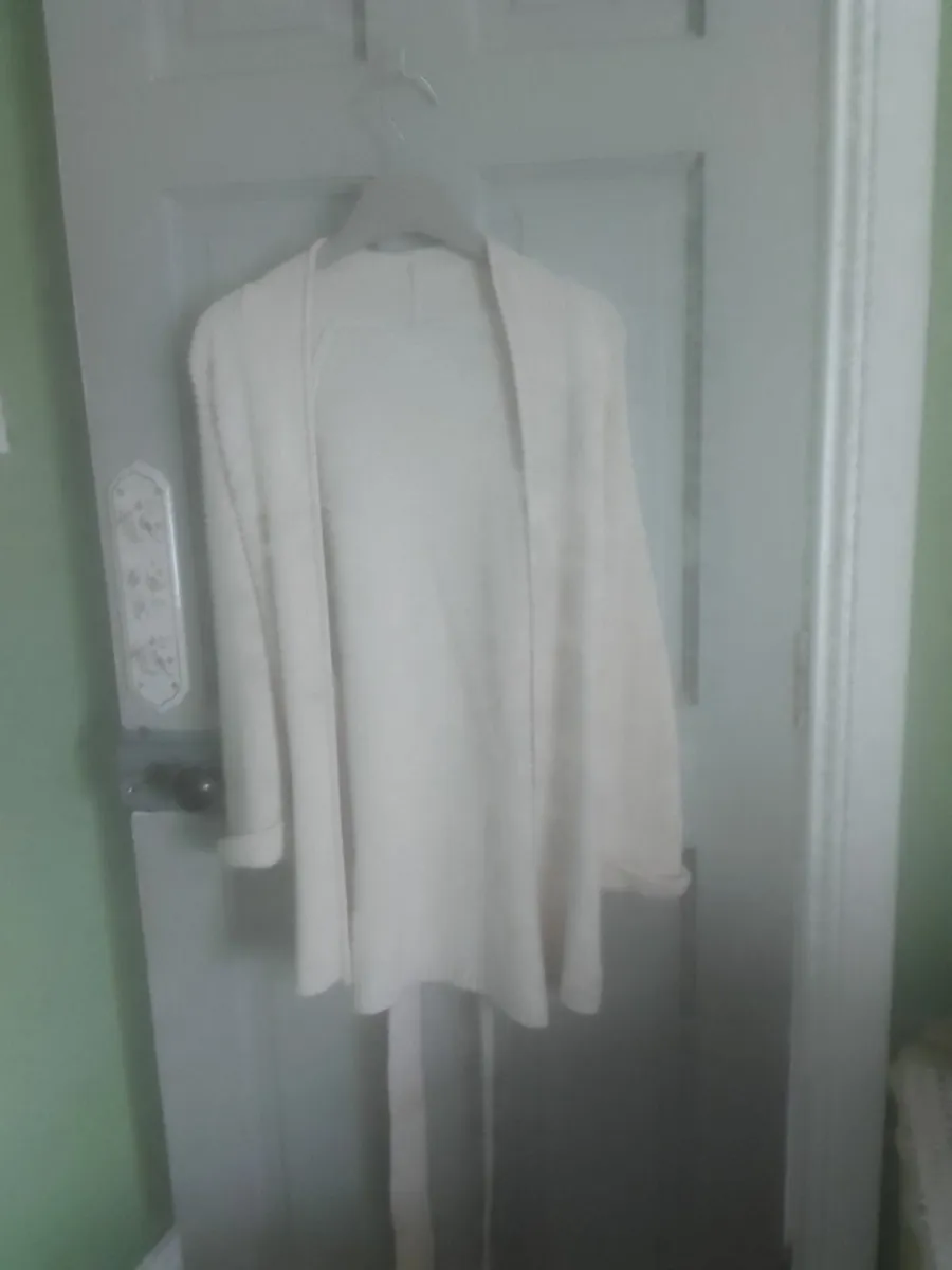 Part two cream wool cardigan size 10 / 12' as new - Image 1