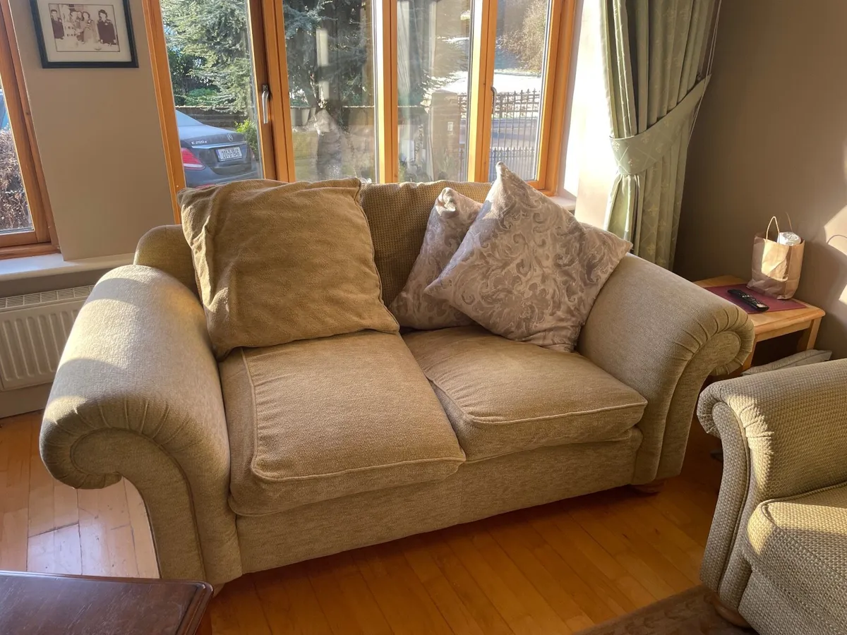 Furniture /couches /kitchen table/chairs - Image 4