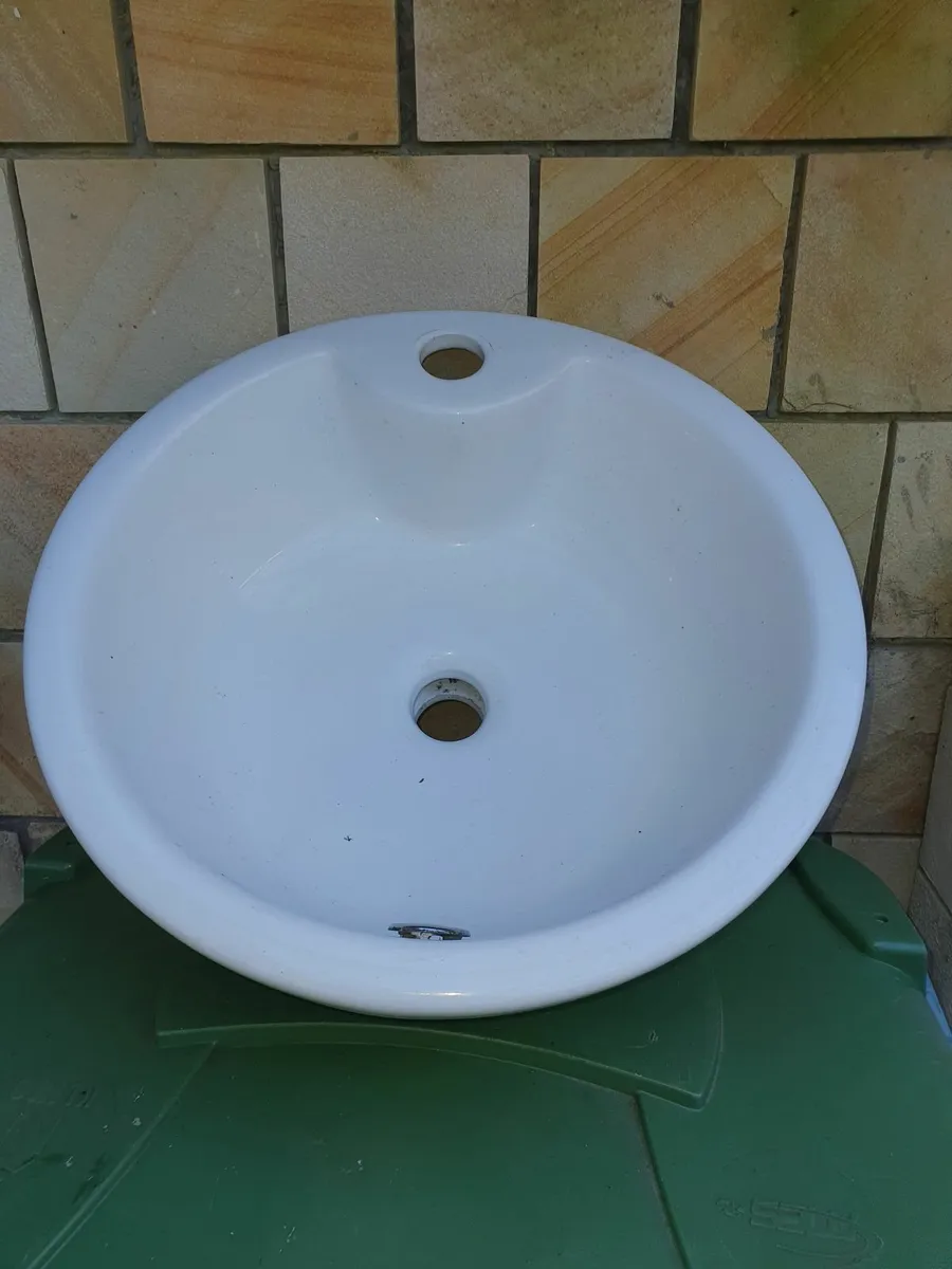 Wash hand basins - Image 2