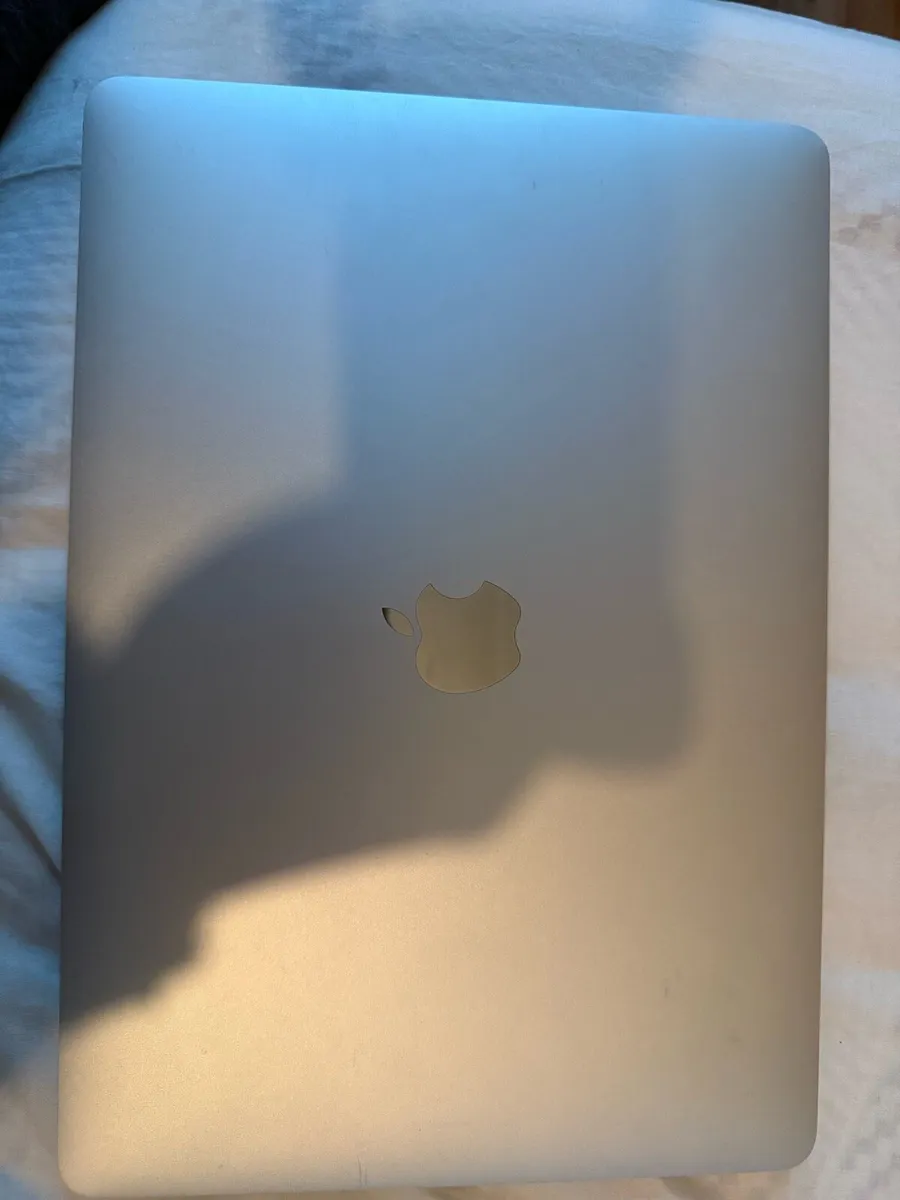 Apple macbook - Image 3