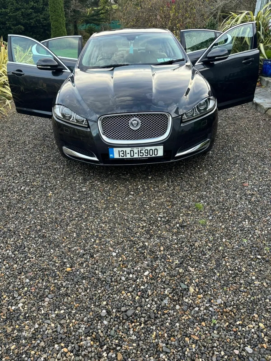 Jaguar XF 2013 very low KM - Image 4
