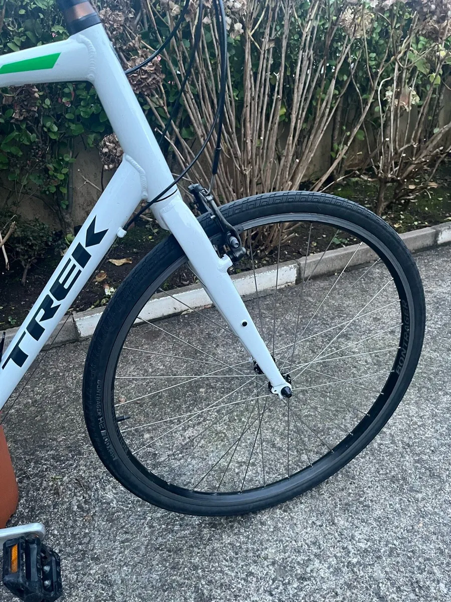 Men Trek,FX2 hybrid bike. - Image 4