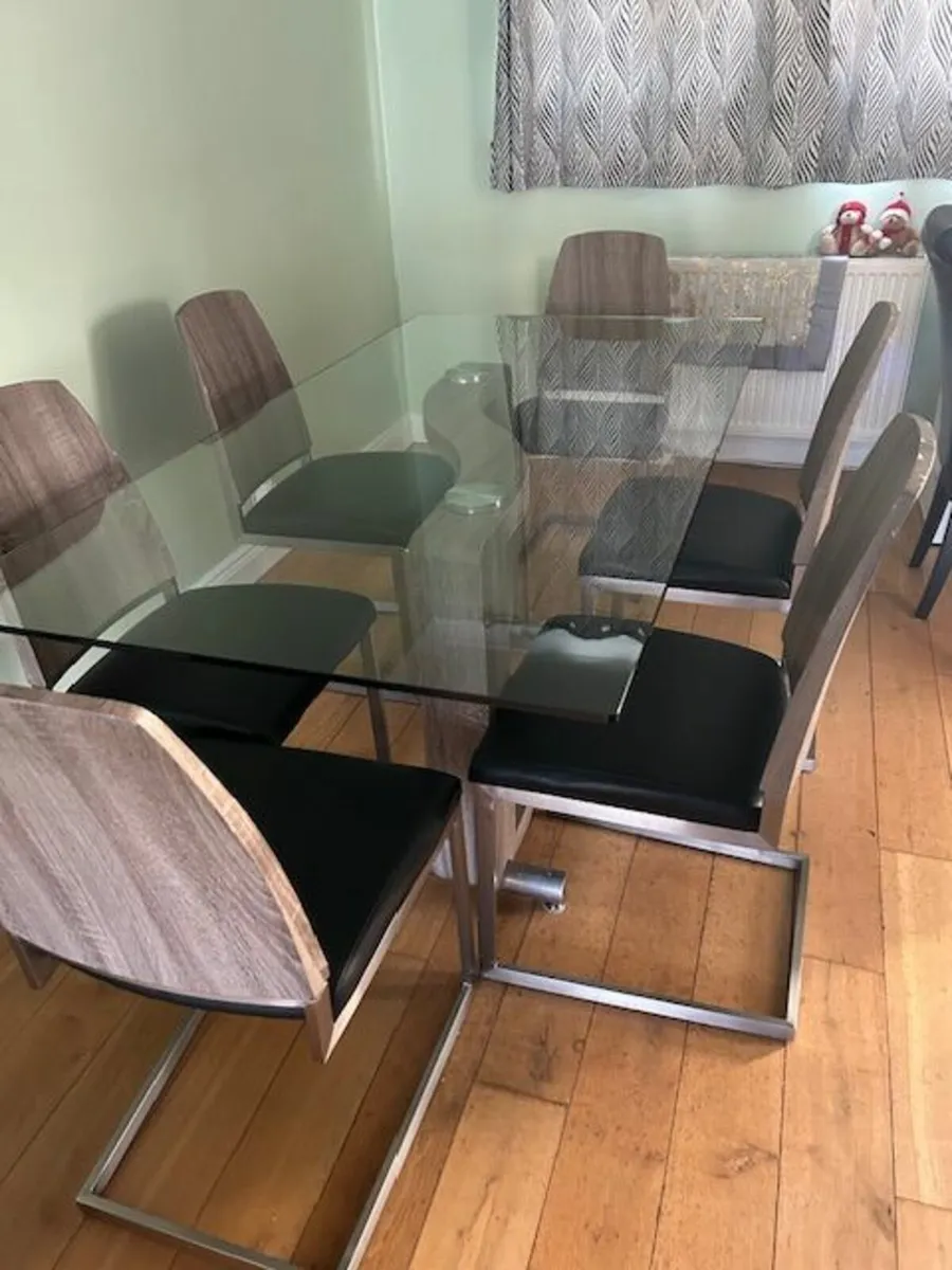 Dining Room Table and Chairs - Image 1