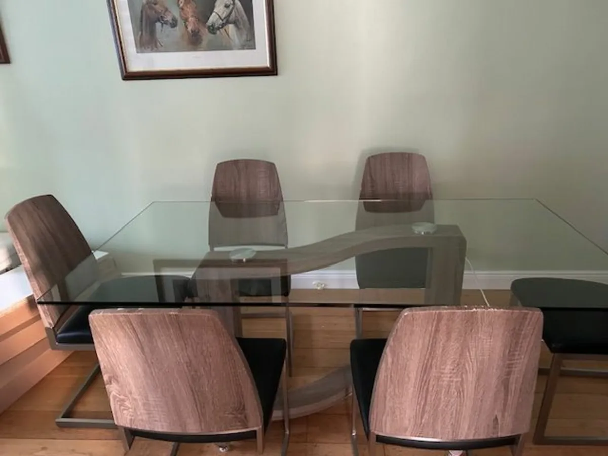 Dining Room Table and Chairs - Image 4