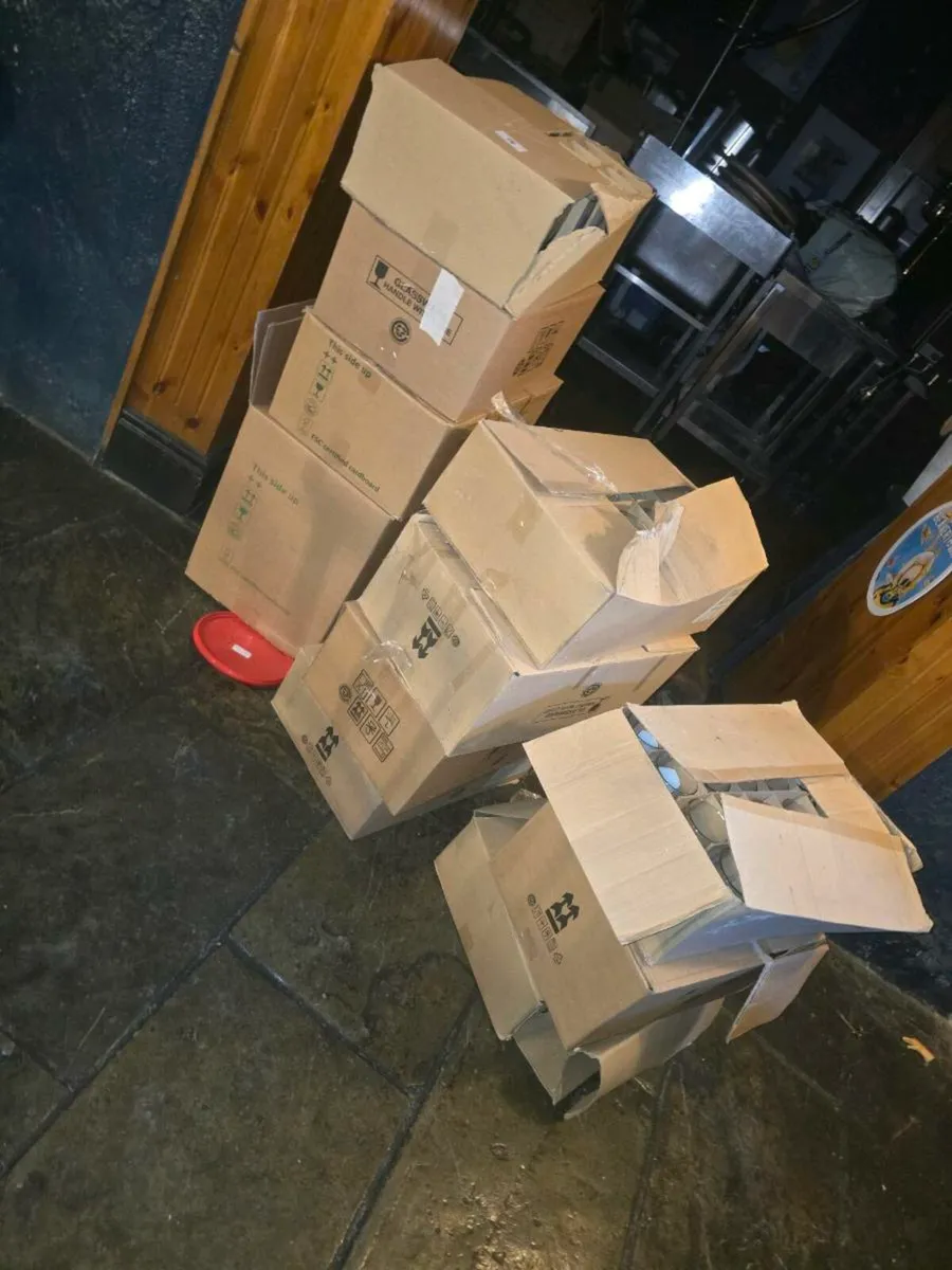 400 Pint Glasses - Image 1