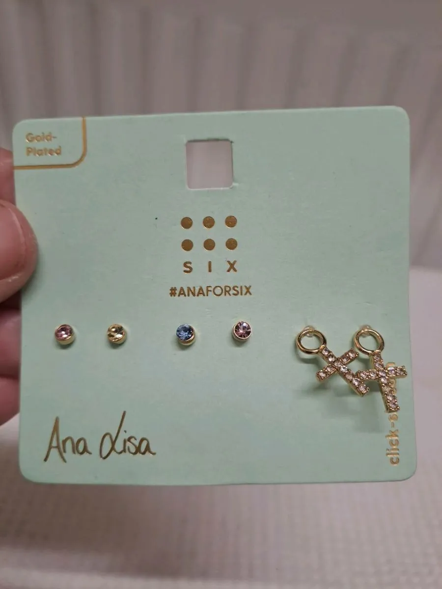 Gold plated earrings - Image 1