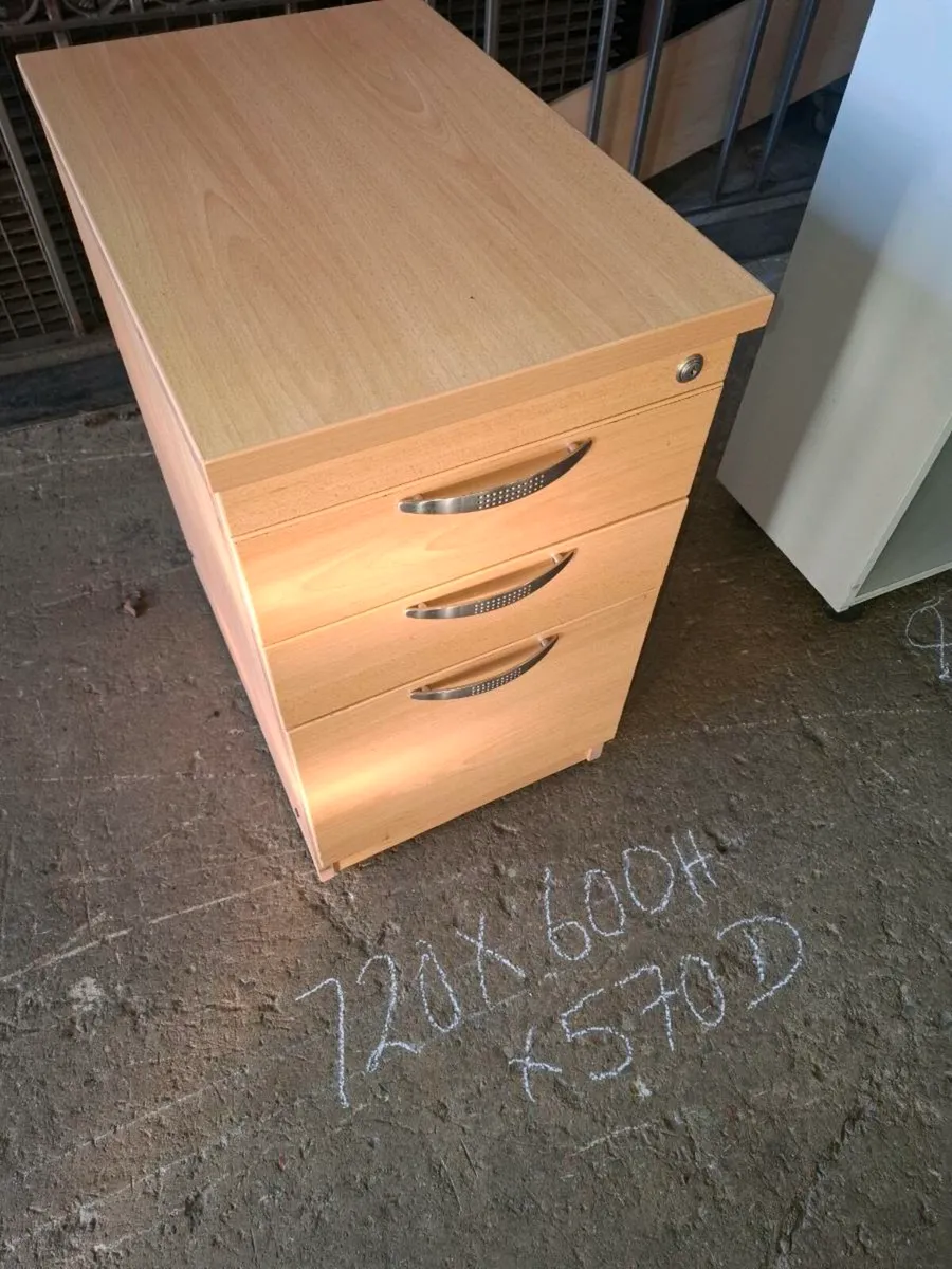 Office furniture - Image 3