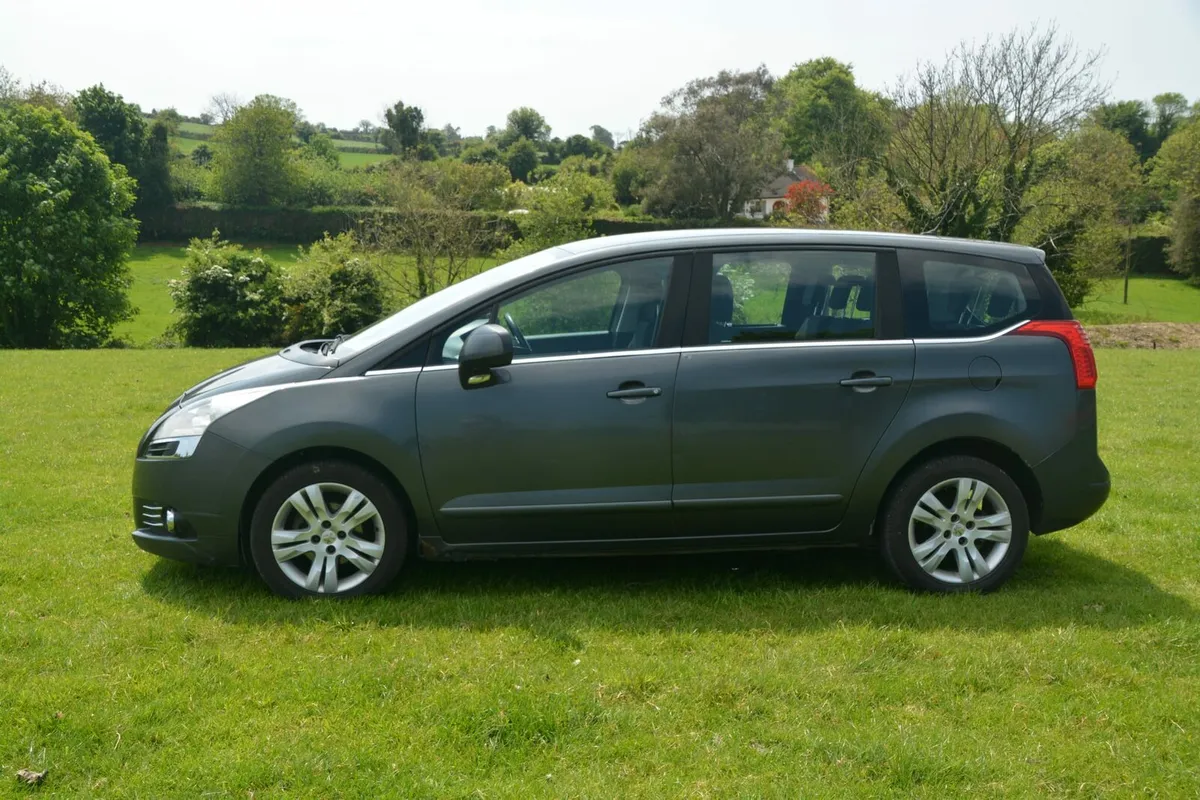 Peugeot 5008 2012 - Image 3