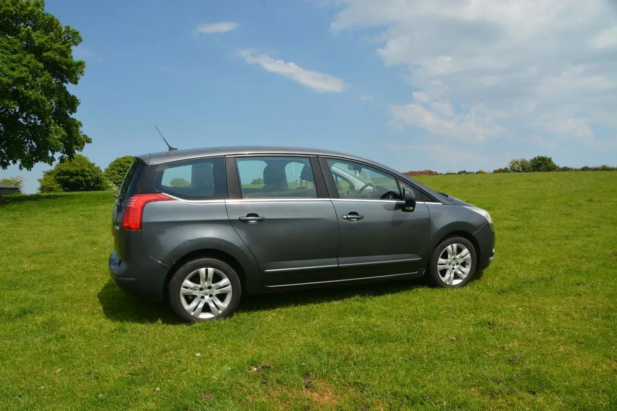 Peugeot 5008 2012 - Image 4