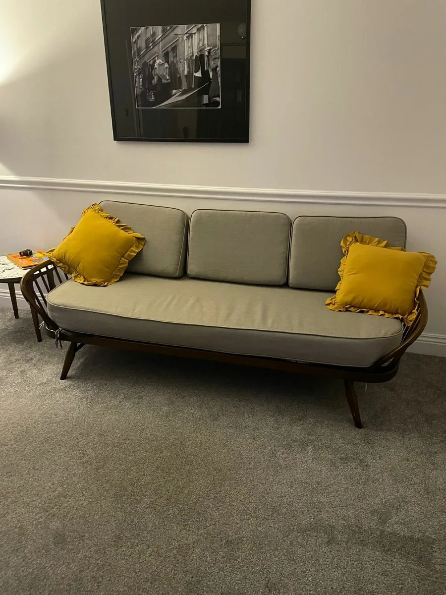 ercol 3 seater vintage day bed