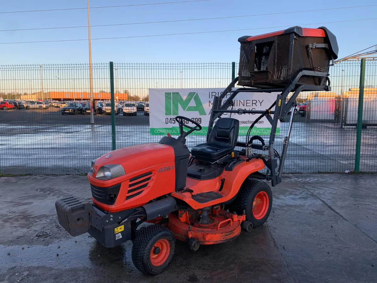UNRESERVED 2013 KUBOTA G26 RIDE ON MOWER FOR AUCT - Image 1