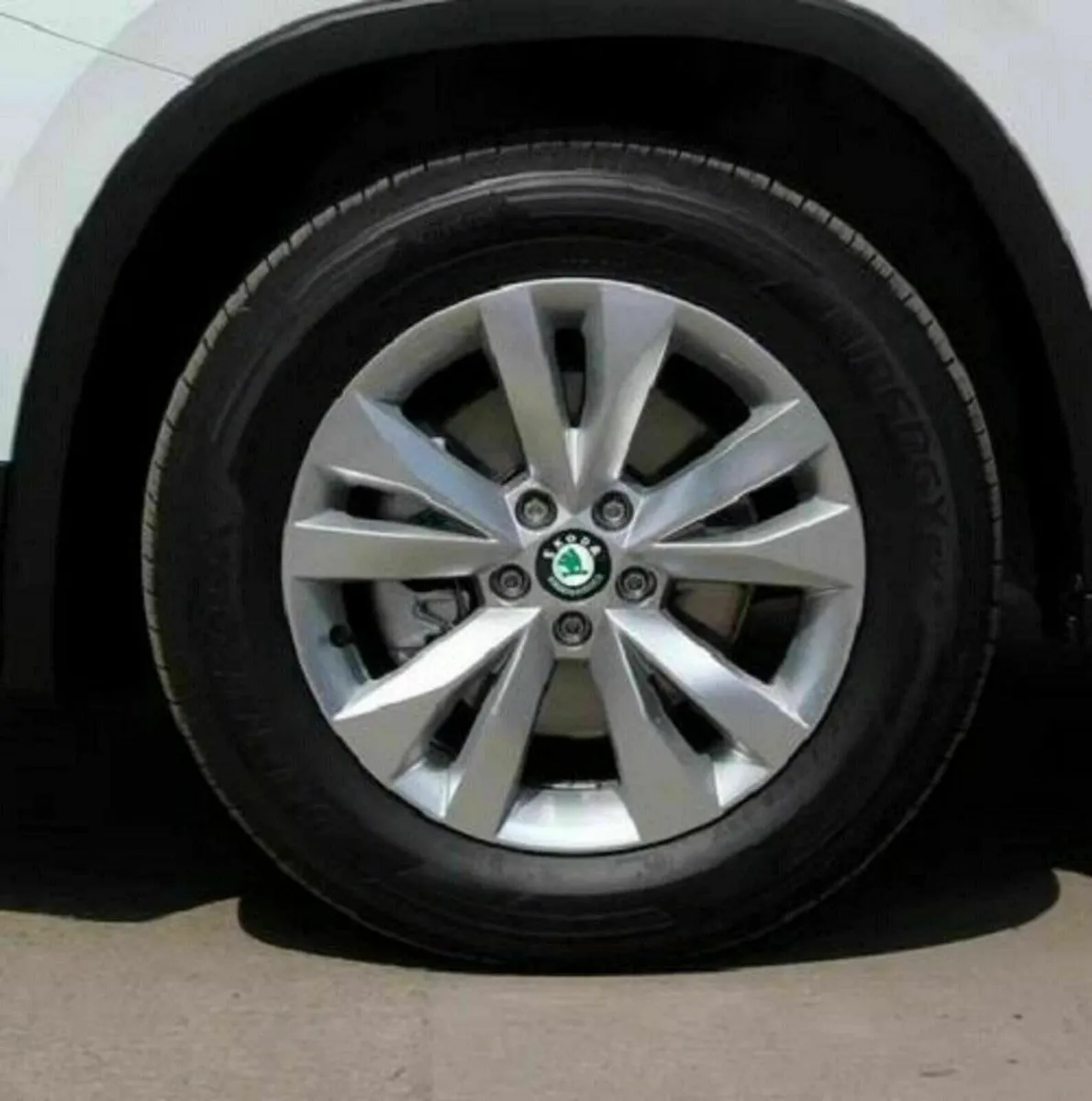 4 x Skoda Centre Caps - FREE POST - Image 3