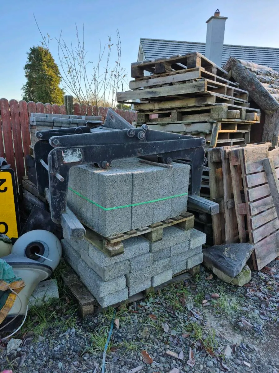 Block grab - Image 1