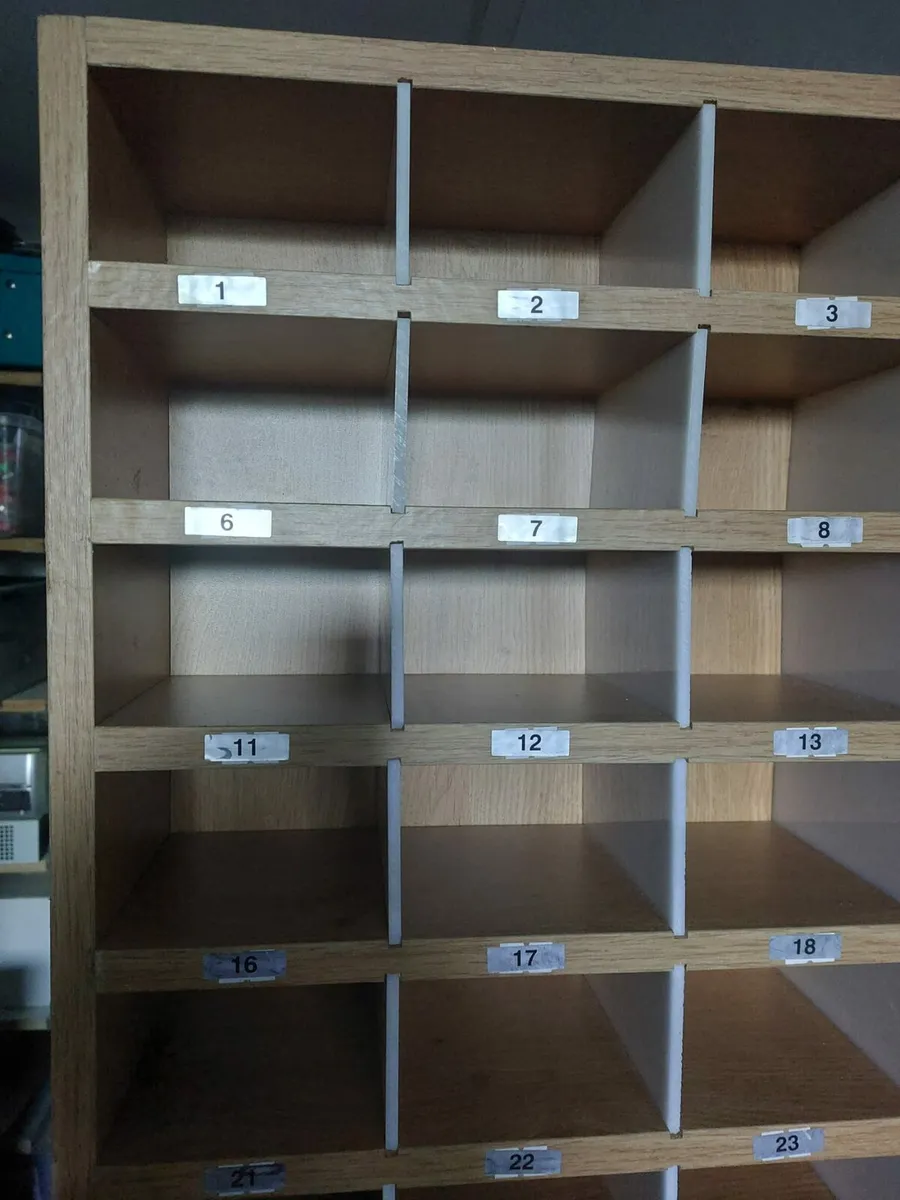 SHELF WITH MANY COMPARTMENTS - Image 3
