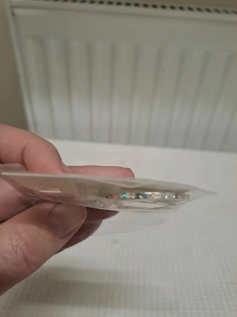 Free Sparkly hoop earrings - Image 4