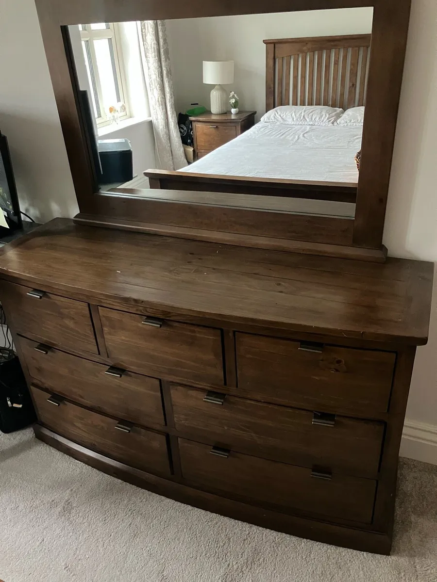 Bedroom furniture - Image 2