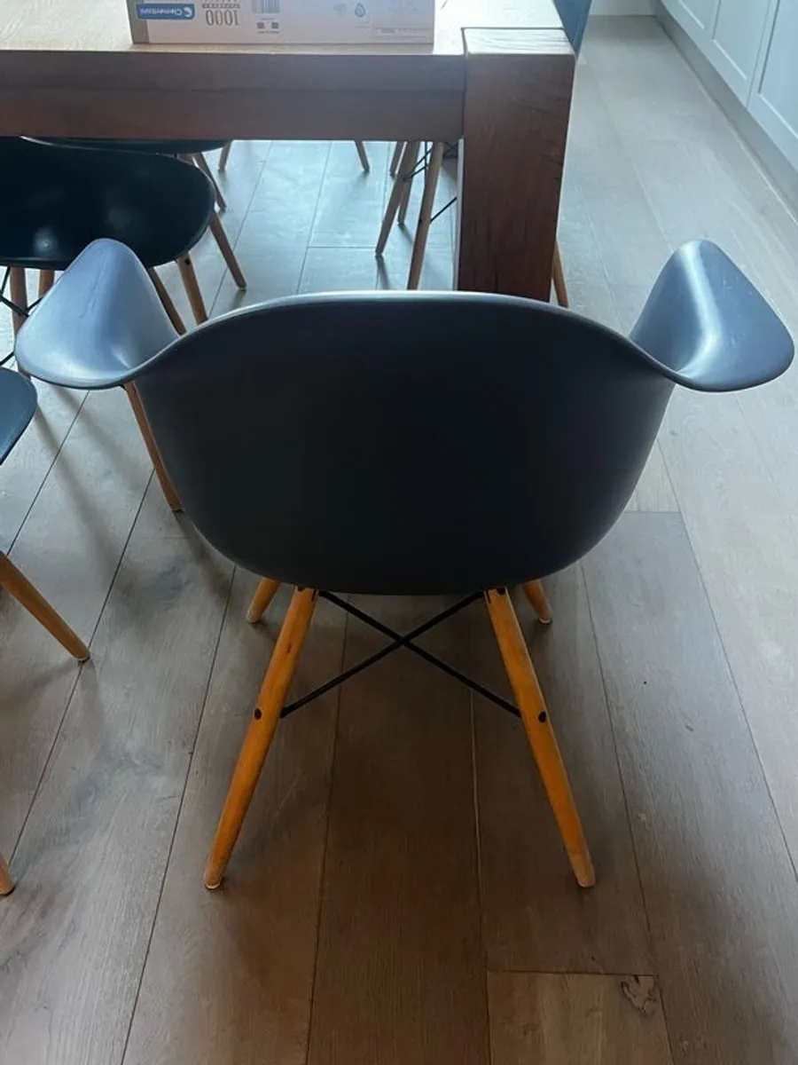 eames style dining chairs with arm rests x 2 - Image 2