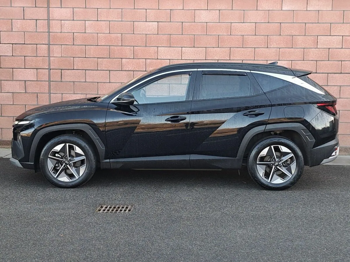 Hyundai Tucson Executive 1.6 Diesel. - Image 3