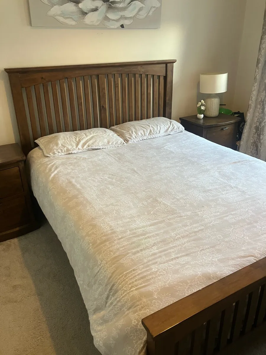 Bedroom furniture - Image 1