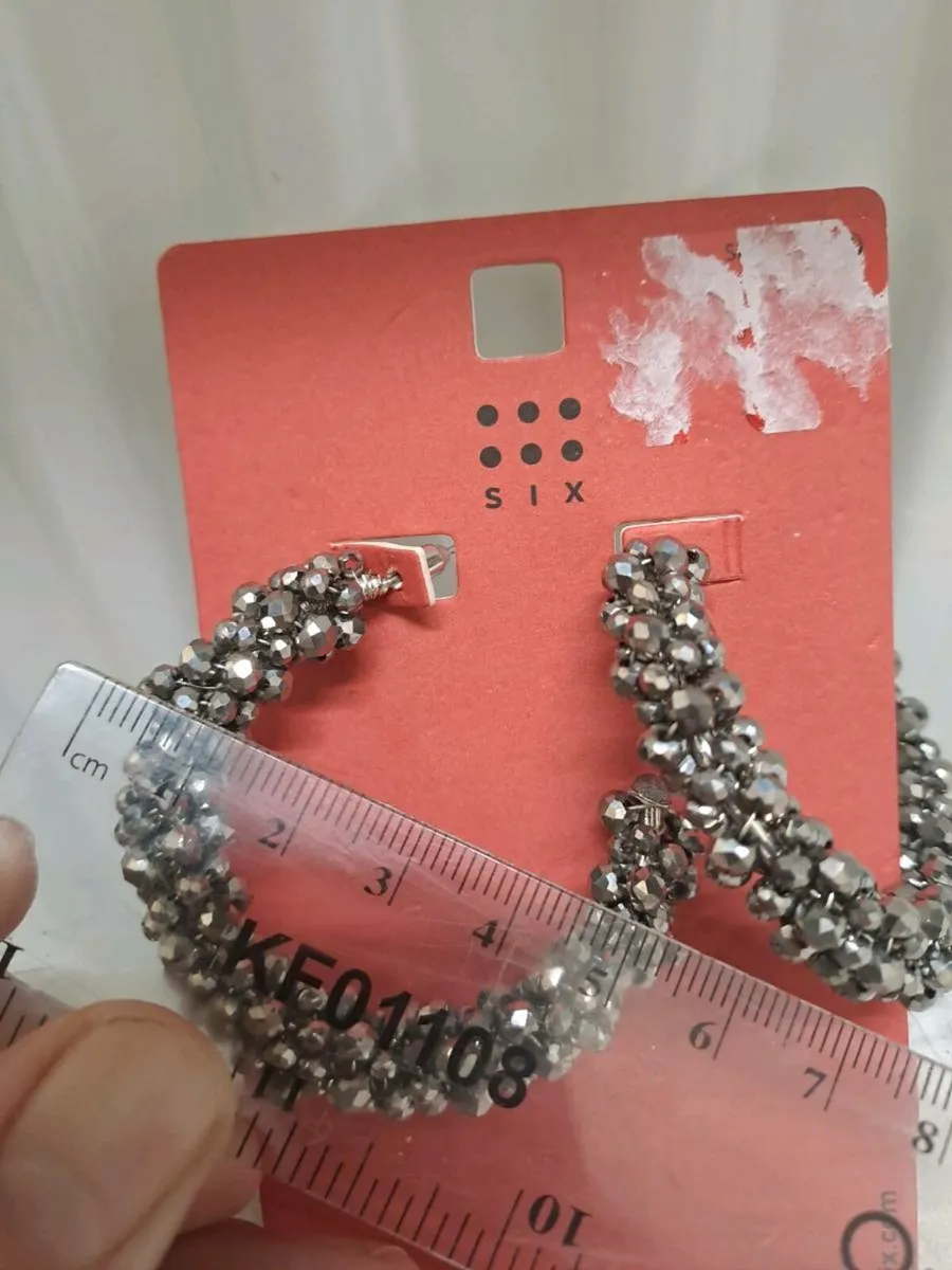 Large decorated hoop earrings - Image 3