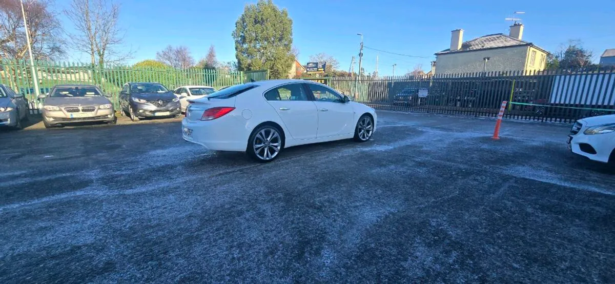 Opel insignia - Image 1