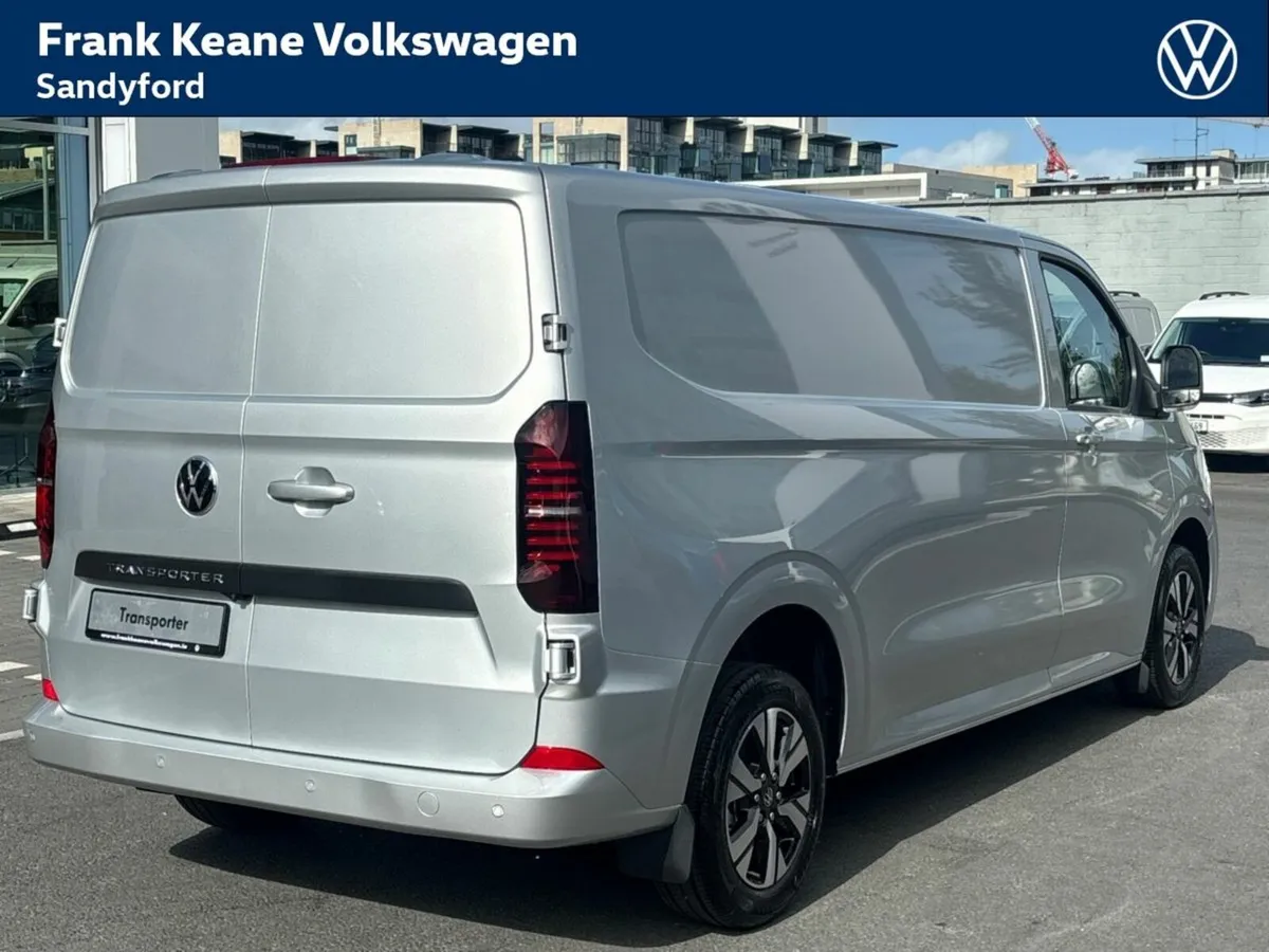Volkswagen Transporter HIGHLINE AUTO 30 LWB 150BHP - Image 3
