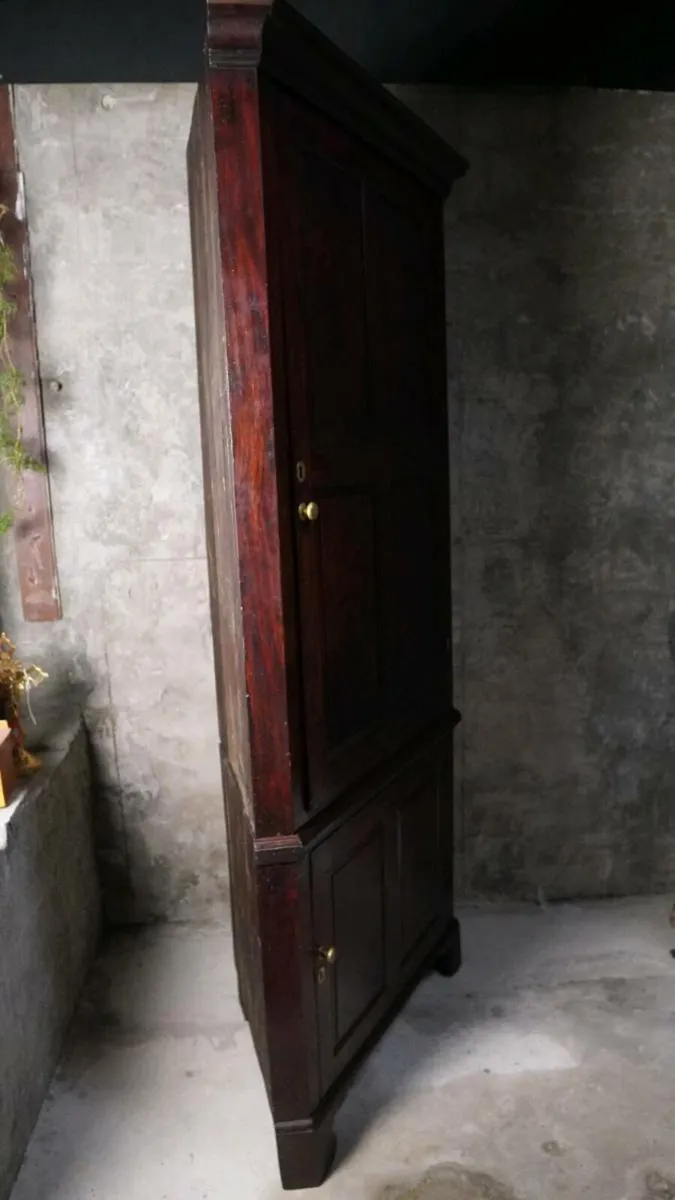 Antique Georgian country house corner cabinet - Image 2