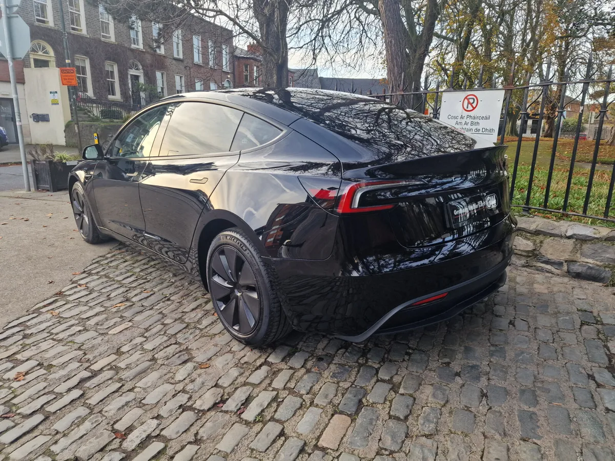 2025 (252) Tesla Model 3 RWD - Image 2