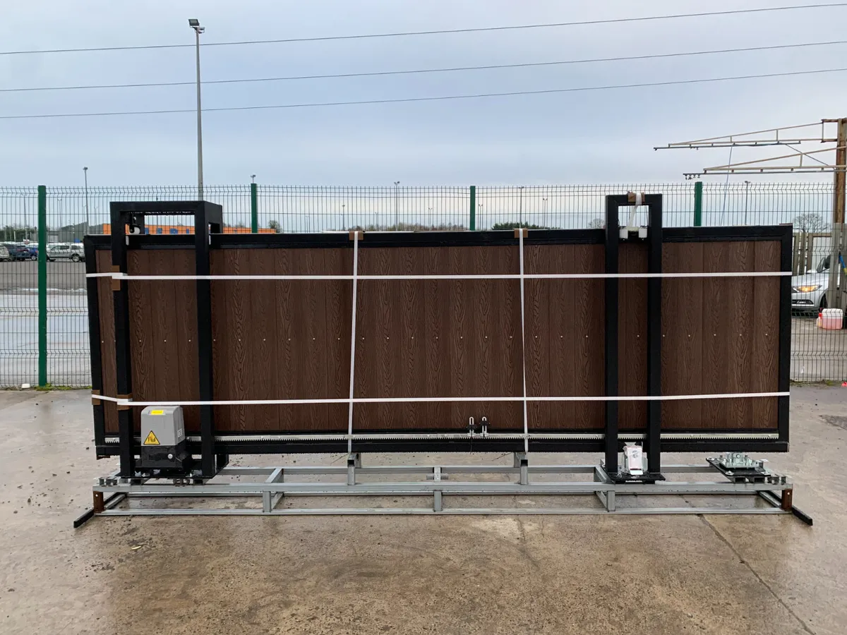 NEW/UNUSED 14FT X 5FT ELECTRIC SLIDING GATE - Image 1
