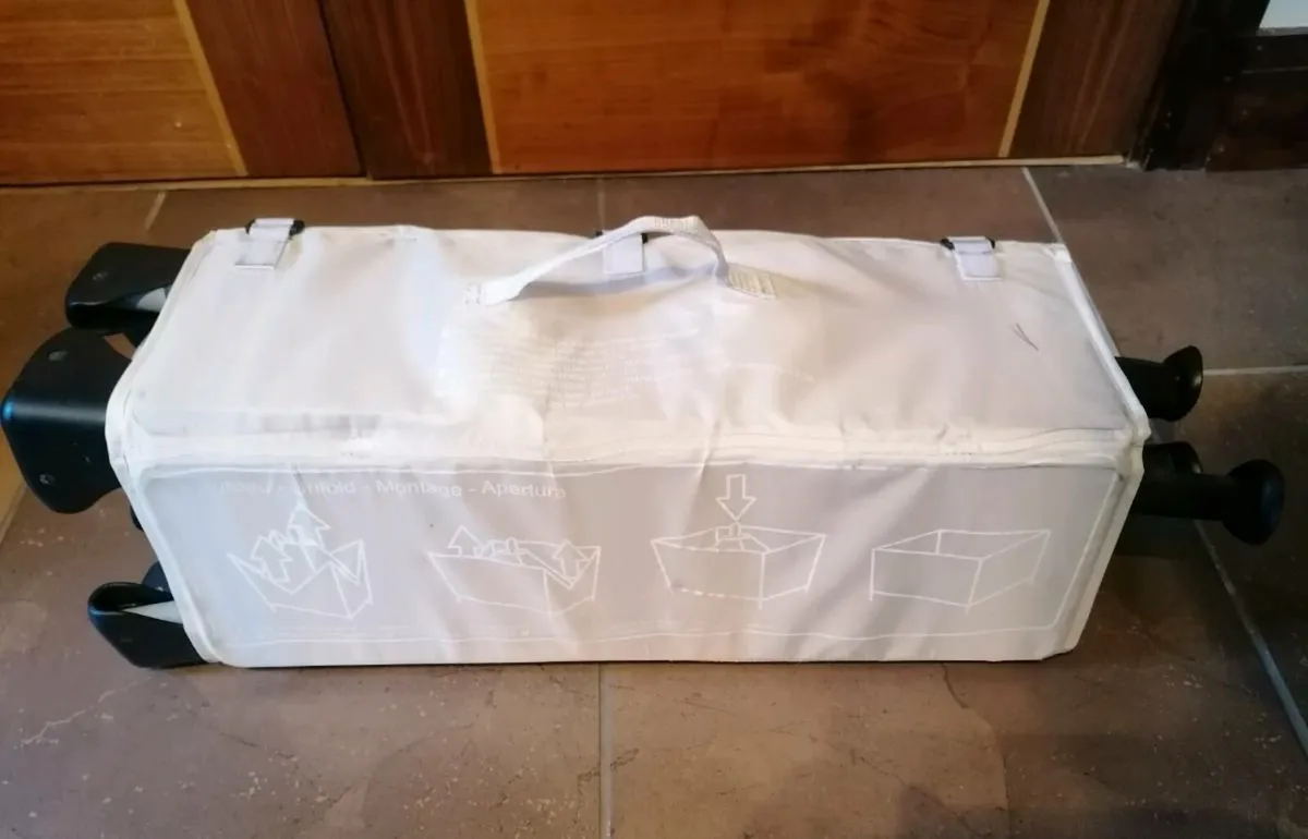 Travel Cot - Image 3