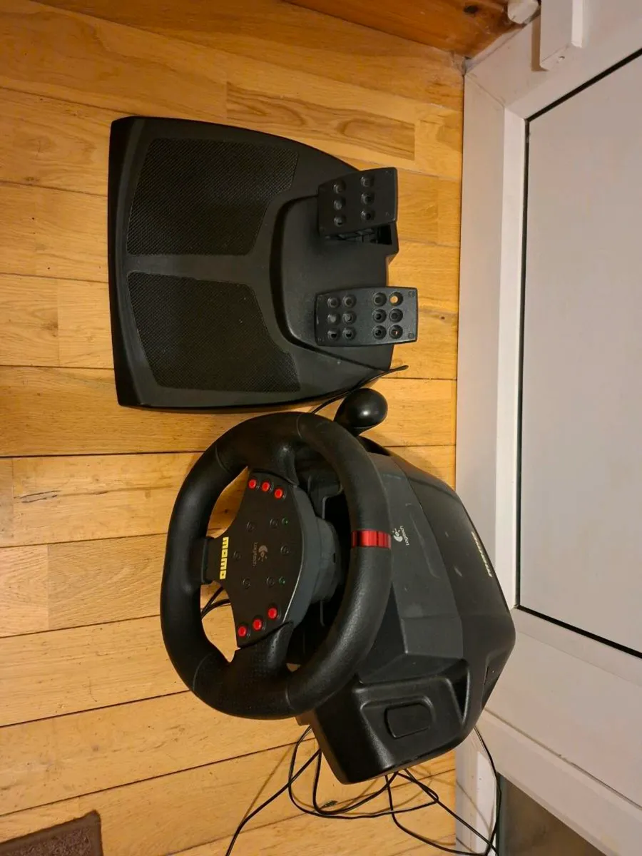 Logitech MOMO steering wheel, force feedback - Image 1