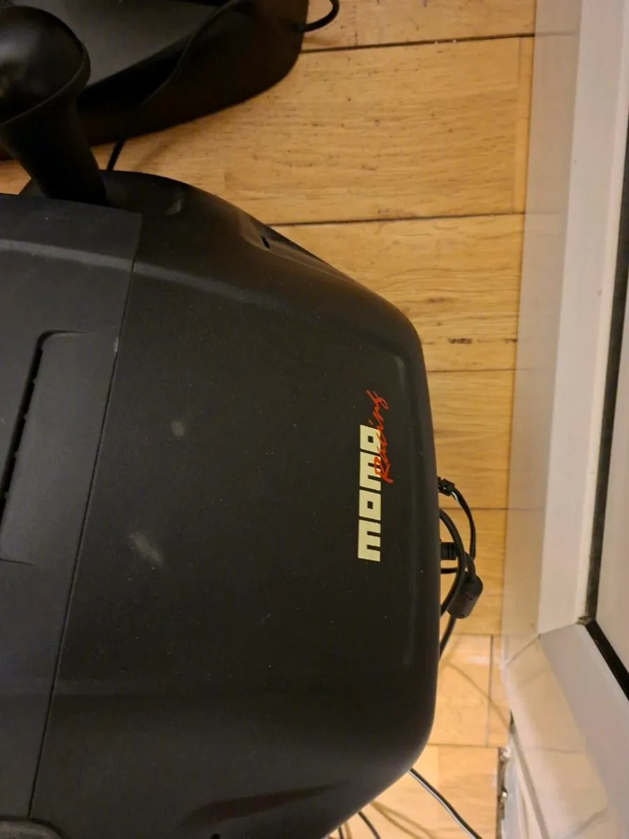 Logitech MOMO steering wheel, force feedback - Image 2