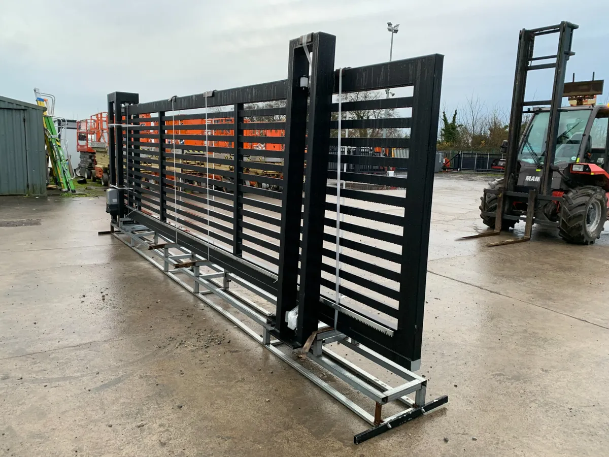 NEW/UNUSED 20FT ELECTRIC CANTILEVER SLIDING GATE - Image 3