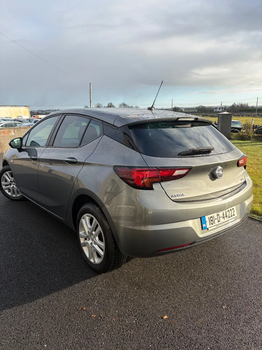 Opel Astra 2018 - Image 3