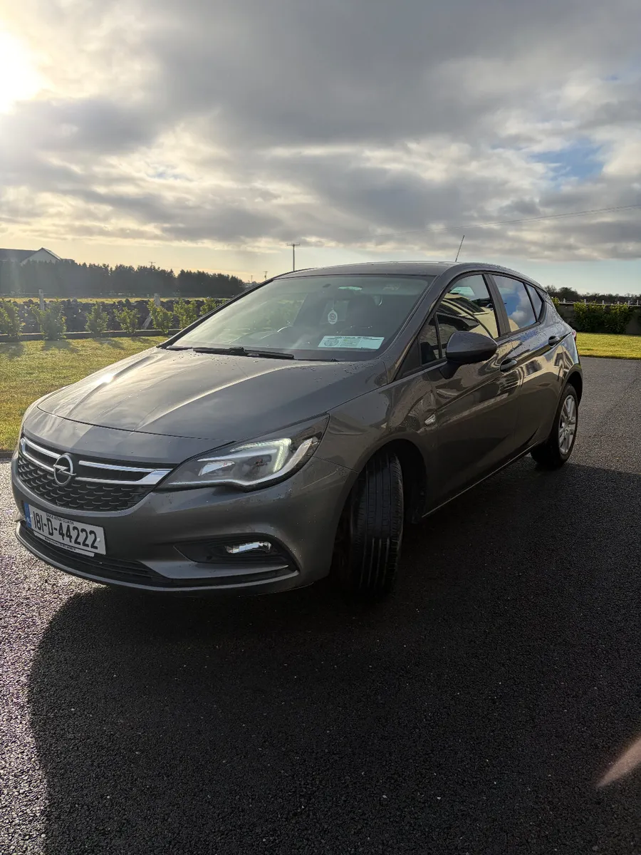 Opel Astra 2018 - Image 2