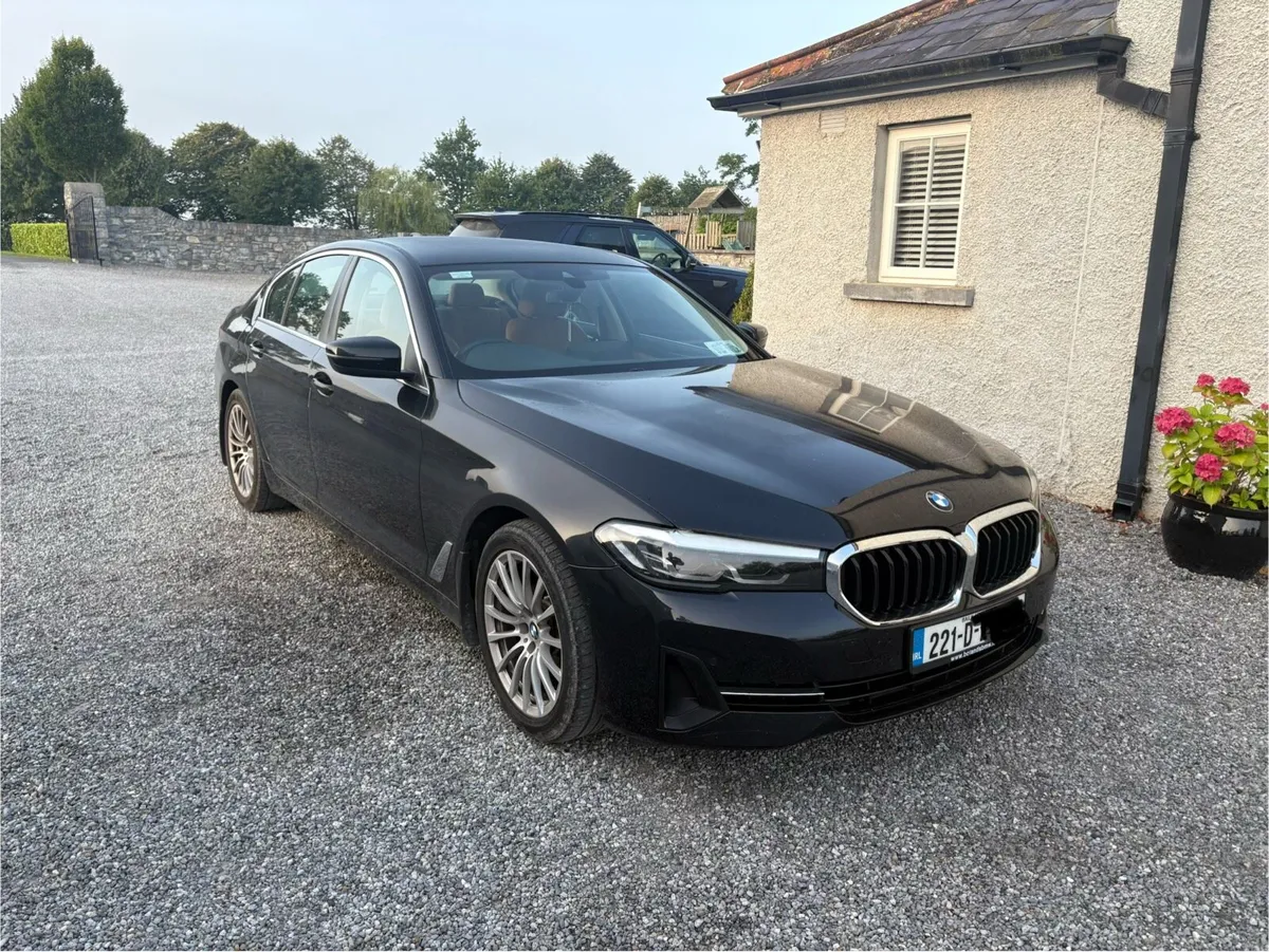 BMW 5-Series 520d SE Saloon - Image 1