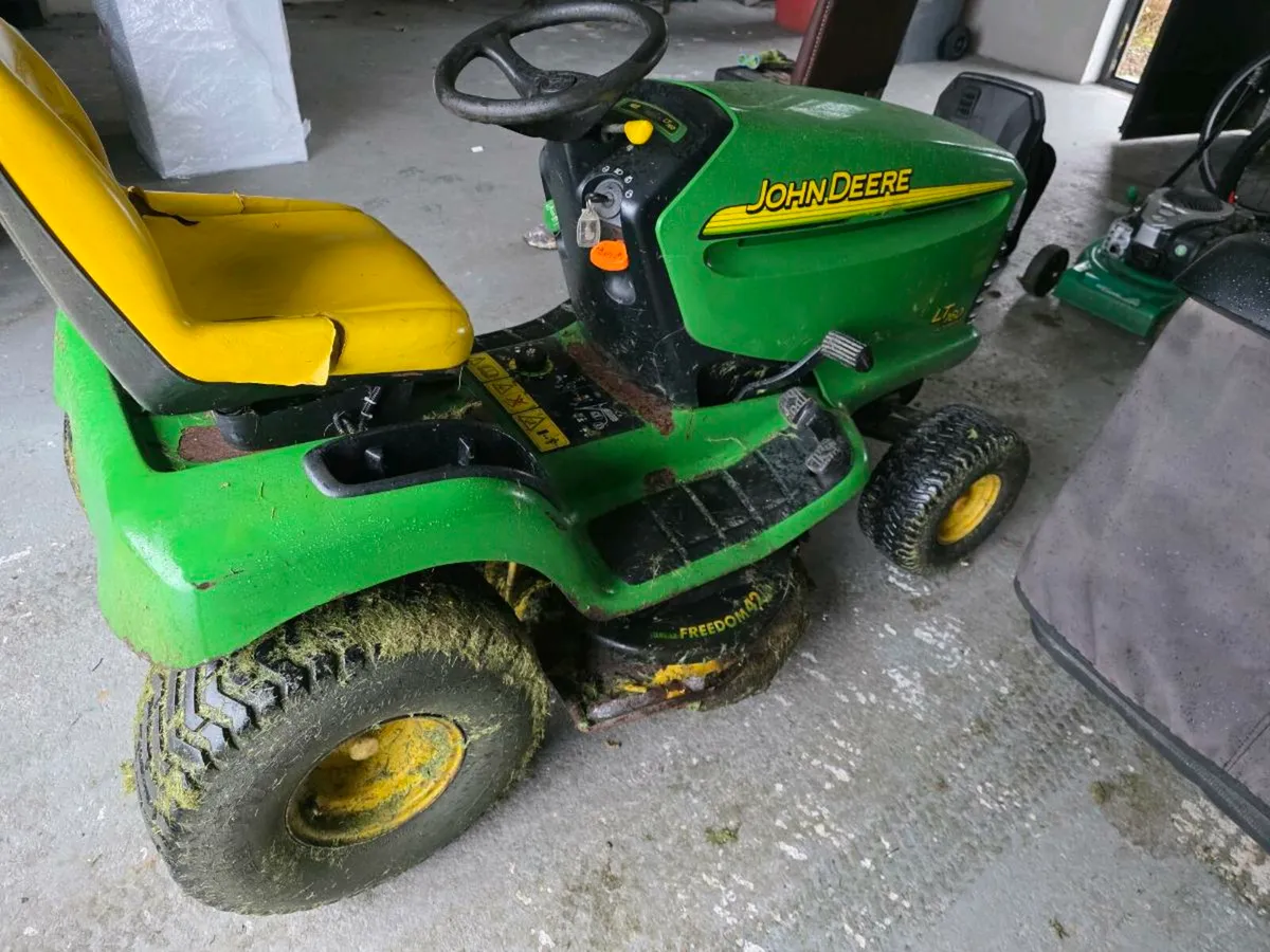 John Deere lt160 ride on lawnmower - Image 4