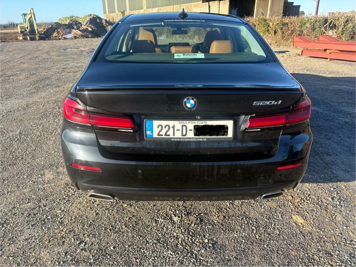 BMW 5-Series 520d SE Saloon - Image 4