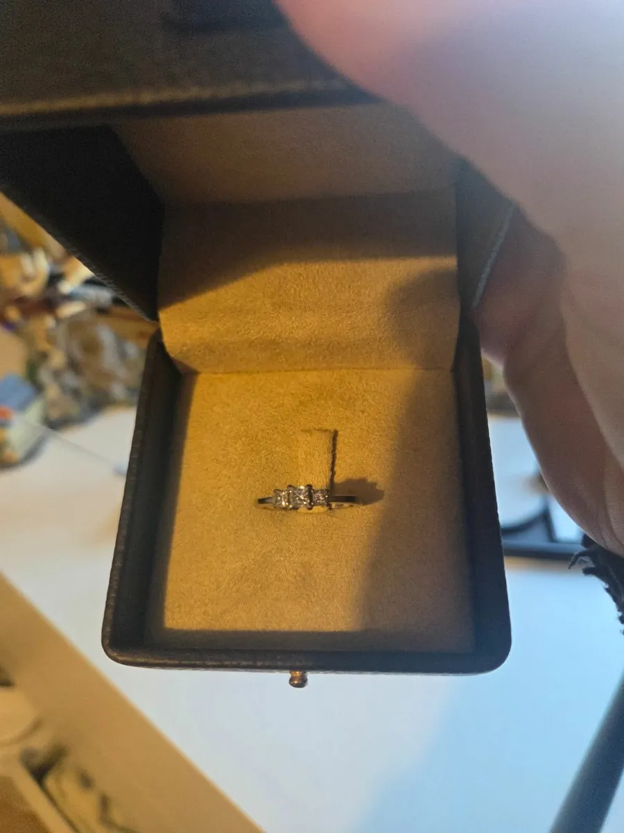 Engagement and wedding ring set - Image 4