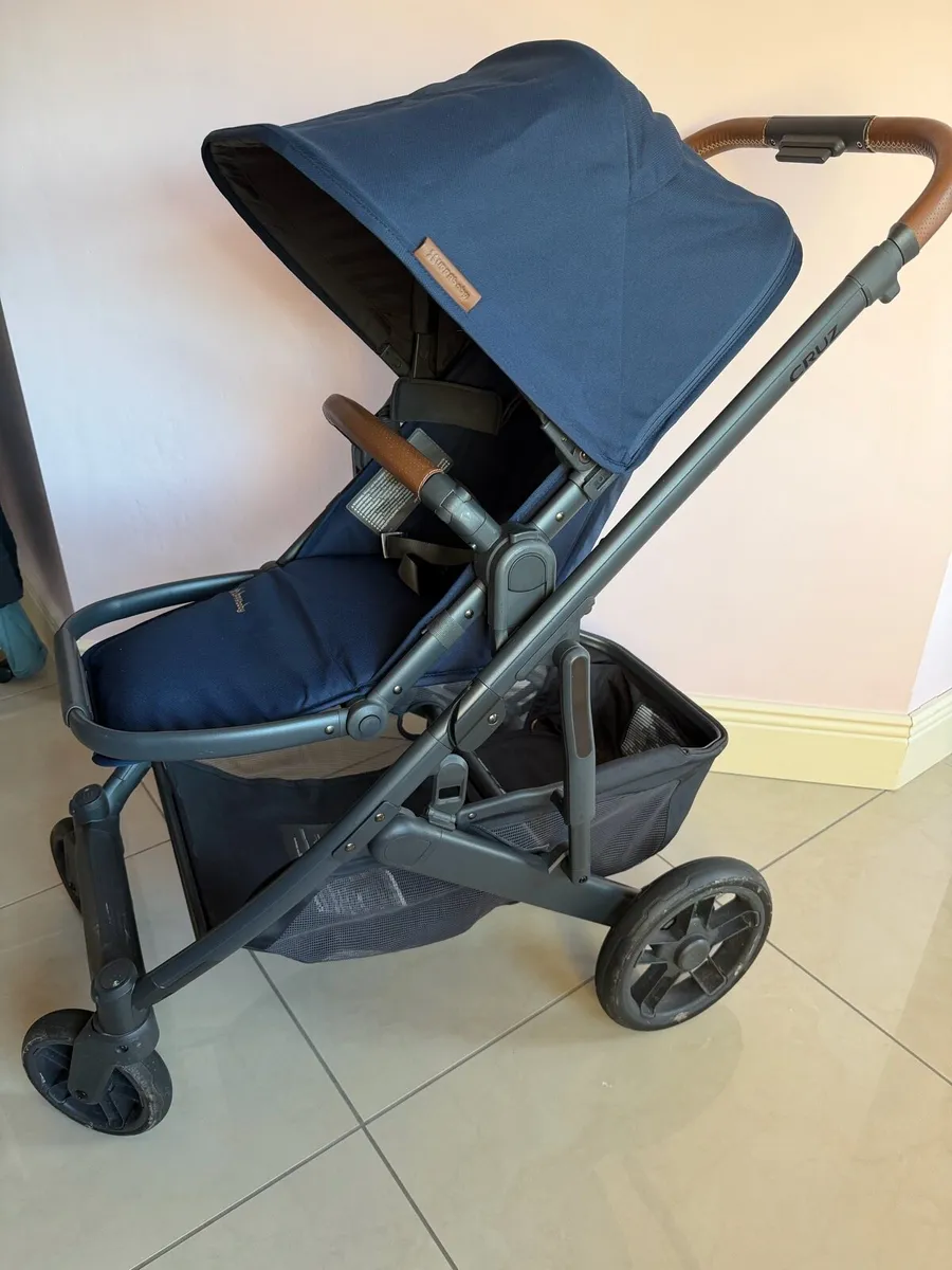 Uppababy Cruz Buggy / Bassinet - Image 1
