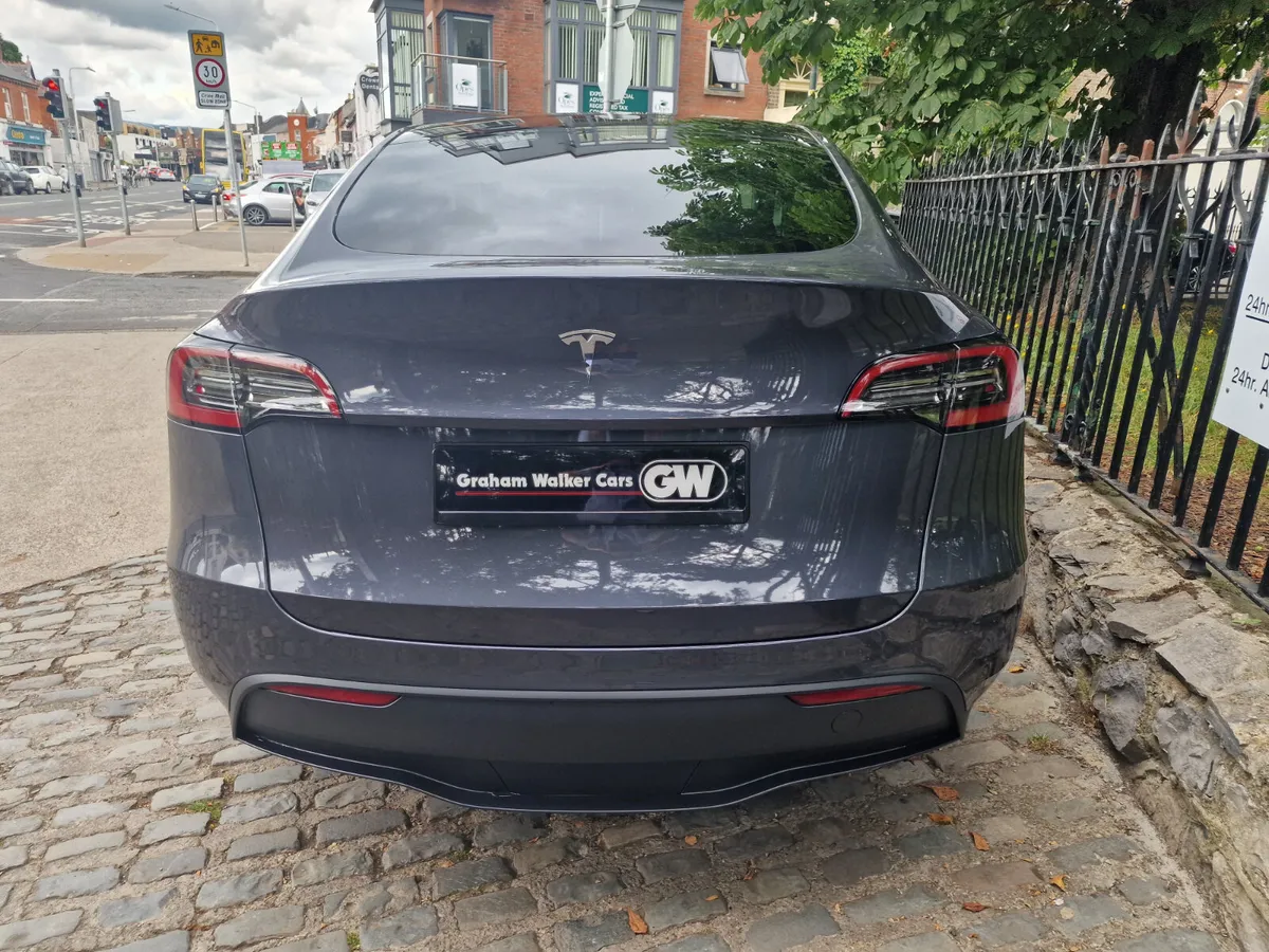 2023 (232) Tesla Model Y RWD - Image 4